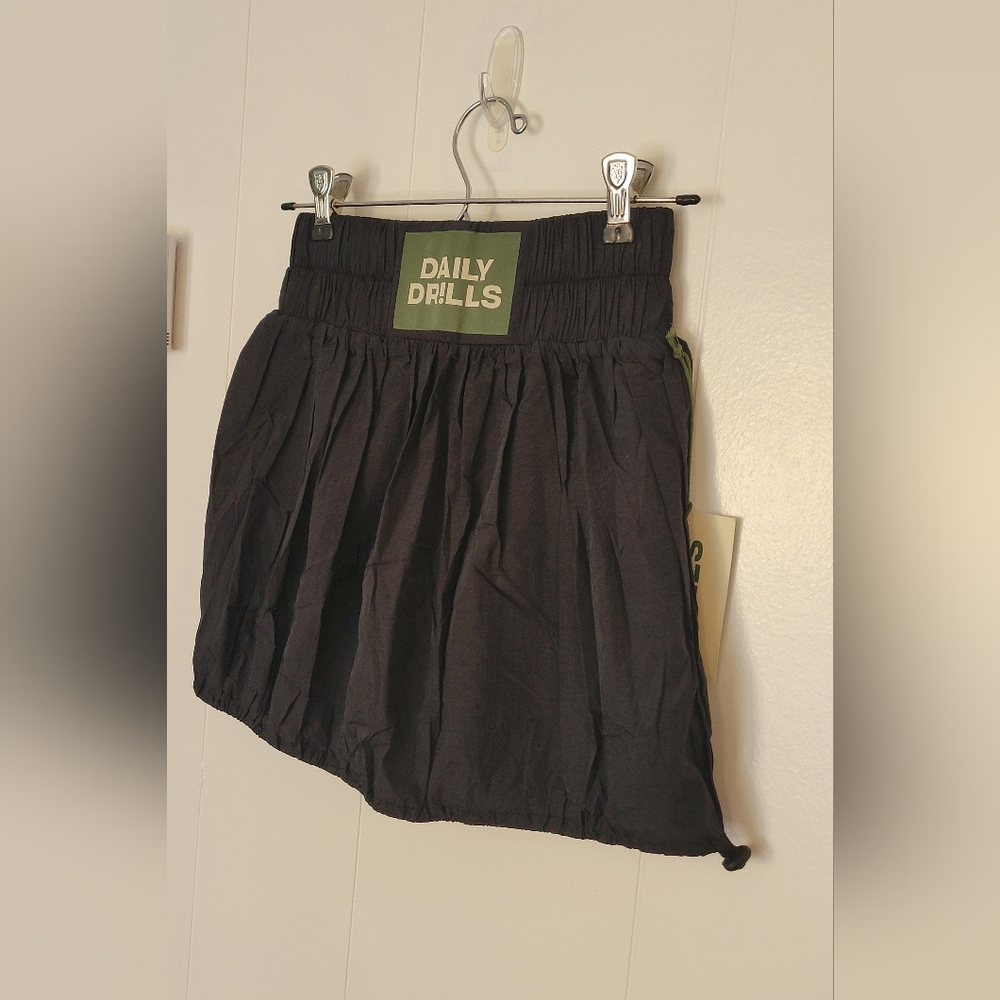 Daily Drills Black Bubble Mini Skort - Picture 4 of 8
